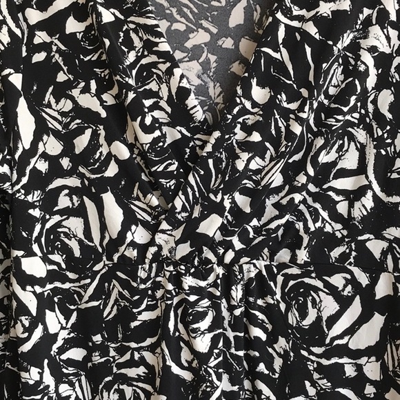 Two matching pieces, two different sizes! - Picture 5 of 8